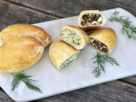  Pirozhki: Flaky Pockets Filled With Savory Delights and Aromatic Spices!