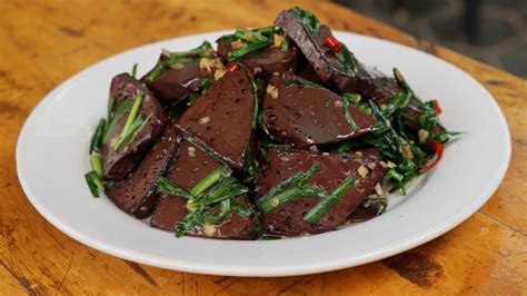  Zhaoqing Stir-fried Pig Intestines With Spicy Bean Paste: Can A Dish That Sounds Questionable Become An Unexpected Delight?